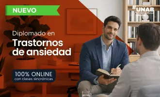 Card del programa relacionado Diplomado en Trastornos de Ansiedad: Diagnóstico y Tratamiento Integral, ilustrada con una consulta psicológica cálida con sofá, estantería y plantas; aparece como opción complementaria de atención clínica integral.